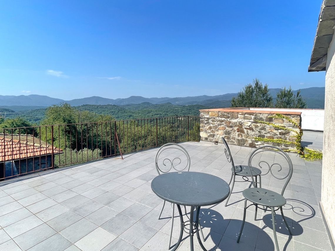 Casa Torre con Vista  | Lunigiana Mare - Case e ville - Lunigiana mare, Sarzana & Colline del Sole